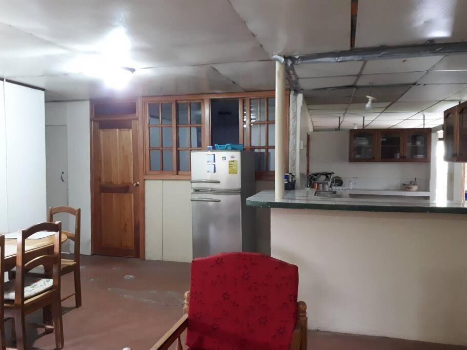 Almirante Gia'S Garage & Home For Bocas Travelers מראה חיצוני תמונה
