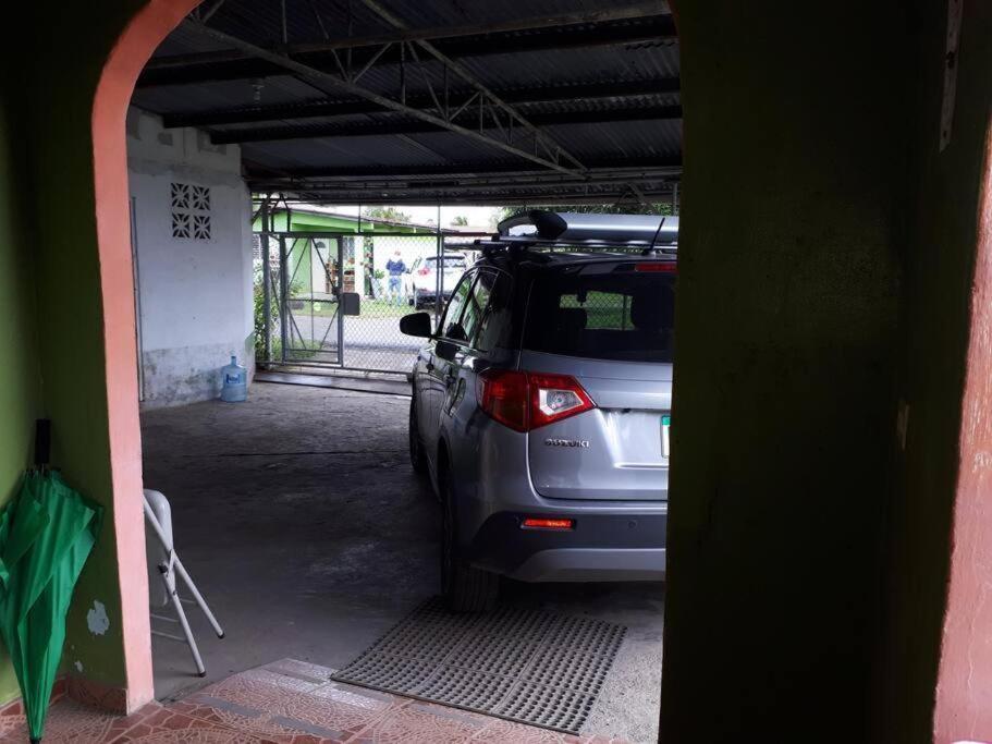 Almirante Gia'S Garage & Home For Bocas Travelers מראה חיצוני תמונה