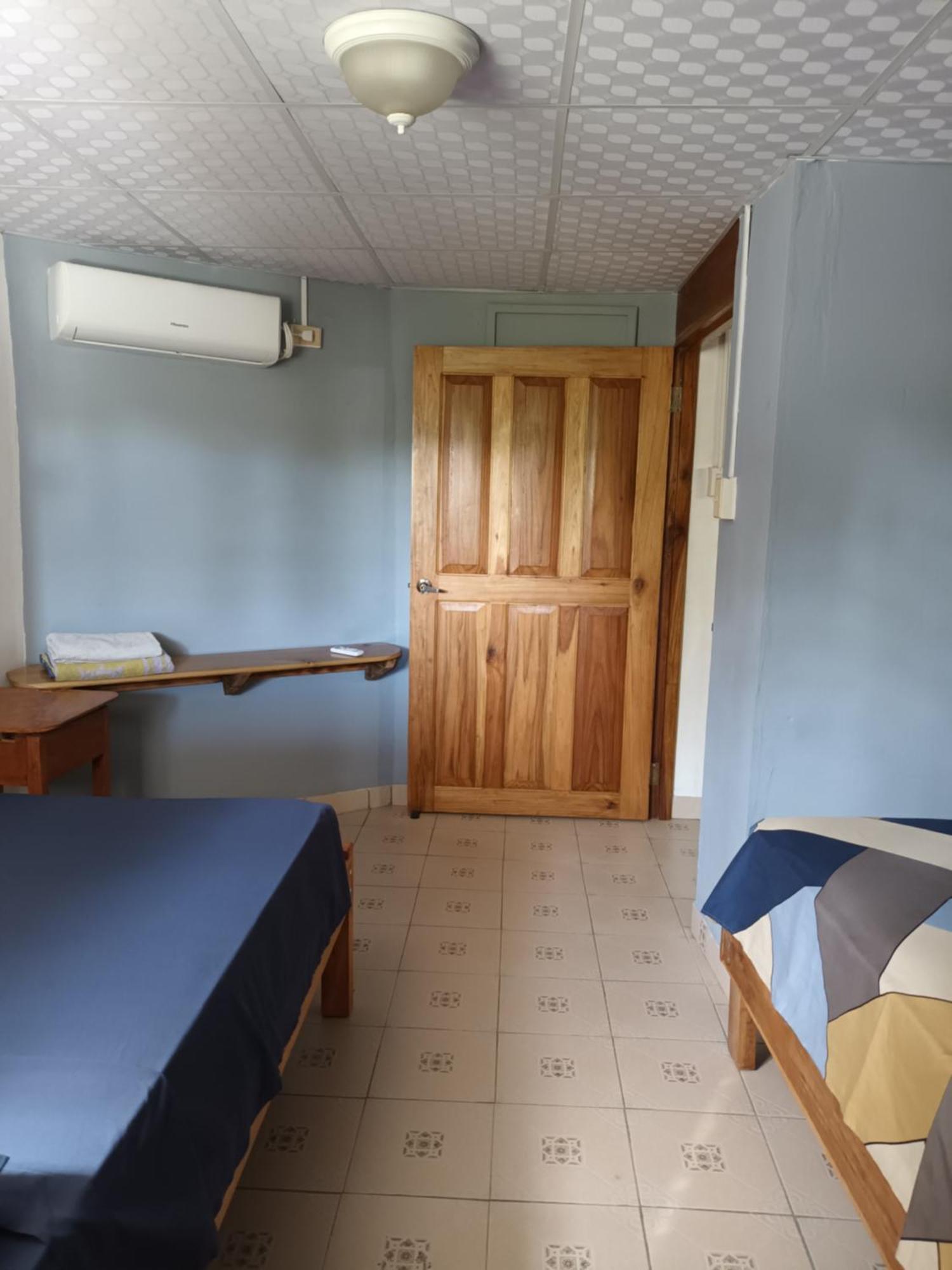 Almirante Gia'S Garage & Home For Bocas Travelers מראה חיצוני תמונה
